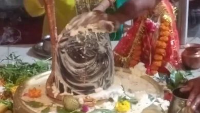 Photo of पहला सोमवार; शिवालयों में उमड़ी भीड़, पांच महेश्वर पीठों में से एक महादेव का ये खास मंदिर