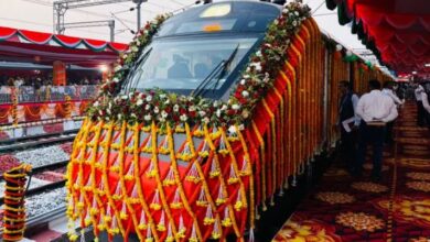 Photo of बनारस स्टेशन से 52 यात्रियों को लेकर निकली वंदे भारत