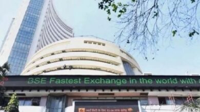 Photo of शेयर बाजार पर भारी पड़ी रुपये की कमजोरी