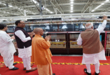 Photo of यूपी के सियासी होर्डिंग में पहली बार योगी के बराबर ब्रजेश पाठक को तरजीह