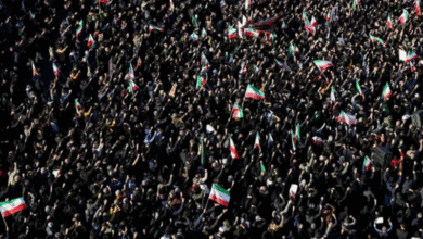Photo of खामेनेई की मौत के बाद ईरान में भारी उथल-पुथल, सड़कों पर उतरे जश्न और मातम में डूबे लोग